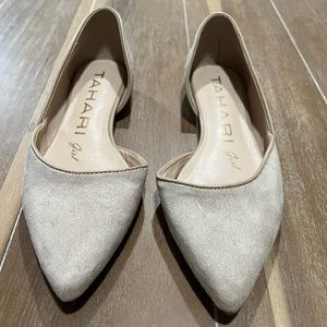 Tahari girl Flats